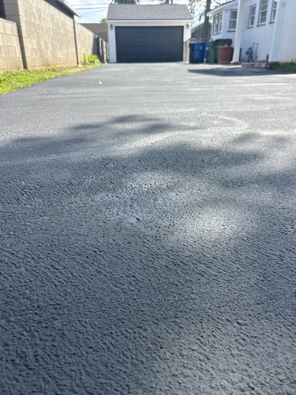 driveway sealcoating fresh asphalt seal coat in Riverside CA